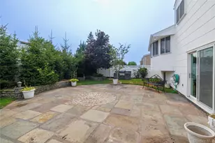 3843 Sally Ln, Oceanside, NY 11572 - Photo 19