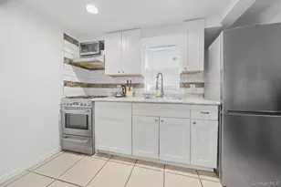 9 Willow St, Glen Cove, NY 11542 - Photo 15