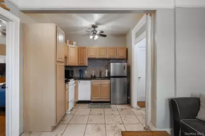 12 Hempstead Avenue #2, Rockville Centre, NY 11570 - Photo 9