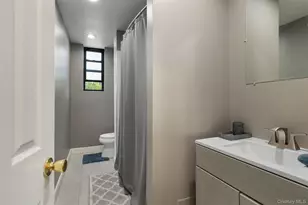 12 Hempstead Ave, Rockville Centre, NY 11570 - Photo 15