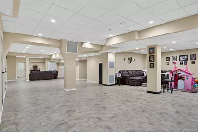 23 Gloria Lane, Huntington, NY 11743 - Photo 37