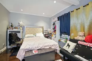 70-49 66th Pl, Glendale, NY 11385 - Photo 19