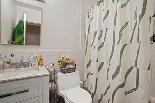 70-49 66th Pl, Glendale, NY 11385 - Photo 15