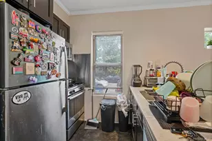 70-49 66th Pl, Glendale, NY 11385 - Photo 9