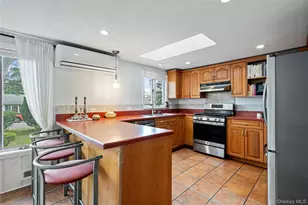 7 Meriden Pl, Melville, NY 11747 - Photo 9