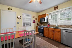 25 Hillside Ave, Woodbury, NY 11797 - Photo 9