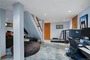 25 Hillside Ave, Woodbury, NY 11797 - Photo 19