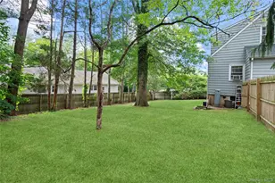 25 Hillside Ave, Woodbury, NY 11797 - Photo 23