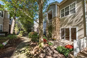 93 Carriage Ln, Plainview, NY 11803 - Photo 25