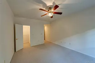 93 Carriage Ln, Plainview, NY 11803 - Photo 19