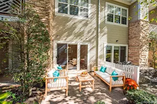 93 Carriage Ln, Plainview, NY 11803 - Photo 27