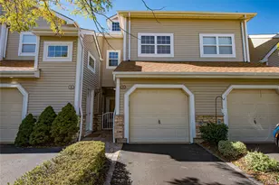 93 Carriage Ln, Plainview, NY 11803 - Photo 3