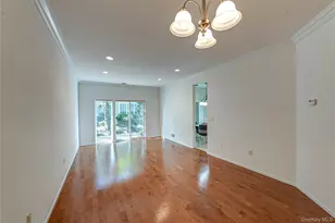 93 Carriage Ln, Plainview, NY 11803 - Photo 9