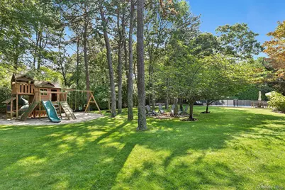 12 Honeysuckle Lane, East Quogue, NY 11942 - Photo 19