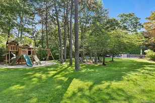 12 Honeysuckle Ln, East Quogue, NY 11942 - Photo 19