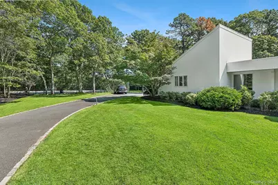 12 Honeysuckle Lane, East Quogue, NY 11942 - Photo 5