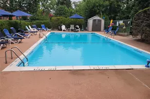 4727 Little Neck Pkwy Pkwy, Little Neck, NY 11362 - Photo 17