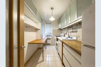 5615 SW Netherland Avenue SE #1E, Bronx, NY 10471 - Photo 5