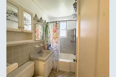 5615 SW Netherland Avenue SE #1E, Bronx, NY 10471 - Photo 7