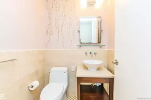 640 W 237th St, Bronx, NY 10463 - Photo 13