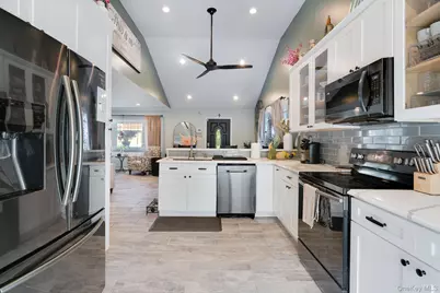 843 Lyle Court, Peekskill, NY 10566 - Photo 11