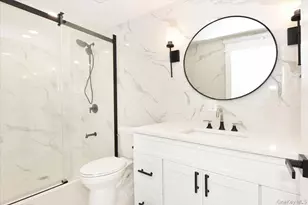 147 Norman St, New Hyde Park, NY 11040 - Photo 29