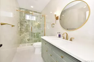 147 Norman St, New Hyde Park, NY 11040 - Photo 15