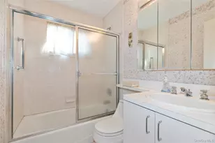 58 Helen Ave, Plainview, NY 11803 - Photo 11