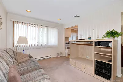 58 Helen Avenue, Plainview, NY 11803 - Photo 17