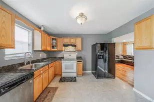 905 Doane Ave, Bellport, NY 11713 - Photo 5