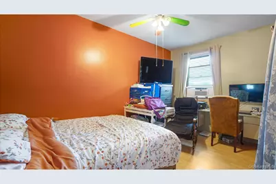 6 Windsor Place, Lynbrook, NY 11563 - Photo 17