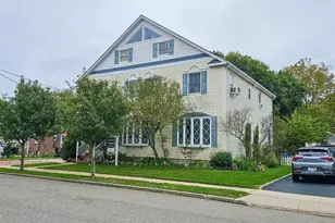 6 Windsor Pl, Lynbrook, NY 11563 - Photo 3