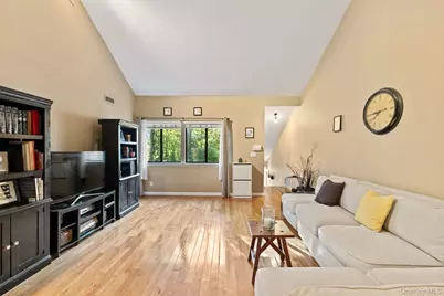 156 Stone Meadow, South Salem, NY 10590 - Photo 5