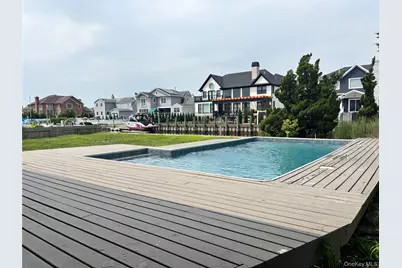 188 Sequams Lane Cen, West Islip, NY 11795 - Photo 23