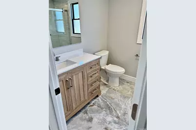 188 Sequams Lane Cen, West Islip, NY 11795 - Photo 19