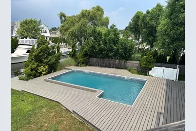 188 Sequams Lane Cen, West Islip, NY 11795 - Photo 25