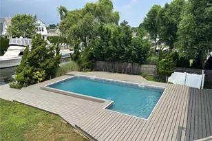 188 Sequams Lane Center, West Islip, NY 11795 - Photo 25