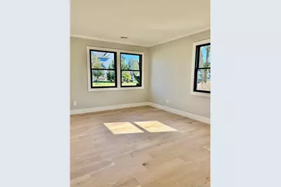 188 Sequams Lane Cen, West Islip, NY 11795 - Photo 13