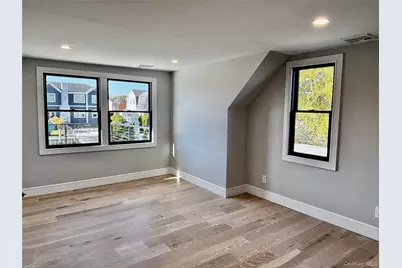 188 Sequams Lane Cen, West Islip, NY 11795 - Photo 21