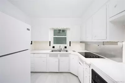 38 Gramercy Avenue, Yonkers, NY 10701 - Photo 11