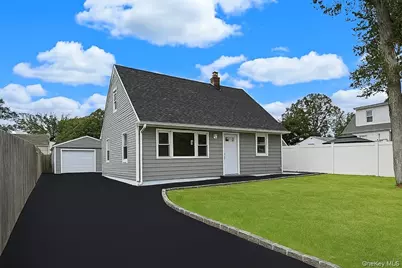 50 Carlls Path, North Babylon, NY 11703 - Photo 3