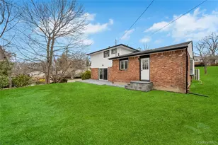 16 Huckleberry Ln, Oyster Bay, NY 11771 - Photo 15