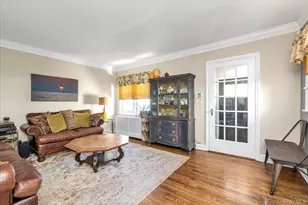 16 Farnum St, Lynbrook, NY 11563 - Photo 5