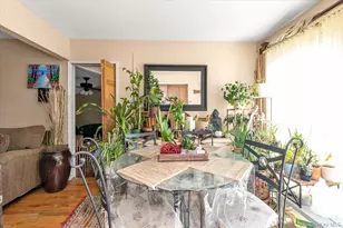 261 E Hoffman Ave, Lindenhurst, NY 11757 - Photo 7