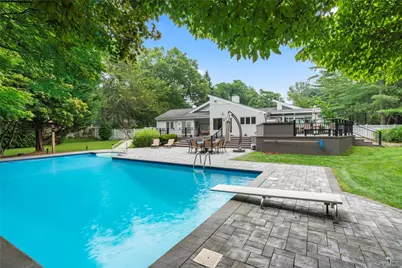 2 Bristol Drive, Woodbury, NY 11797 - Photo 35