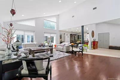 2 Bristol Drive, Woodbury, NY 11797 - Photo 9