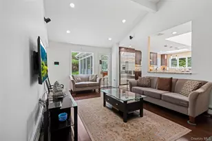 2 Bristol Dr, Woodbury, NY 11797 - Photo 15