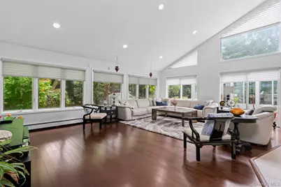 2 Bristol Drive, Woodbury, NY 11797 - Photo 7