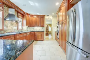 171-06 76th Ave, Fresh Meadows, NY 11366 - Photo 15