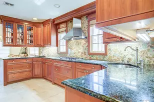 171-06 76th Ave, Fresh Meadows, NY 11366 - Photo 13